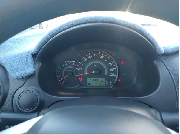 Car image 17