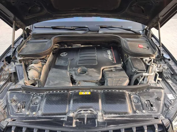 Car image 18