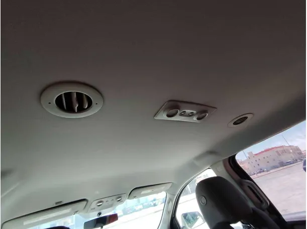 Car image 28