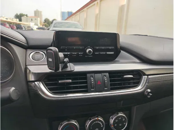 Car image 26