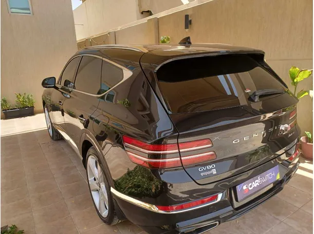 Car image 7