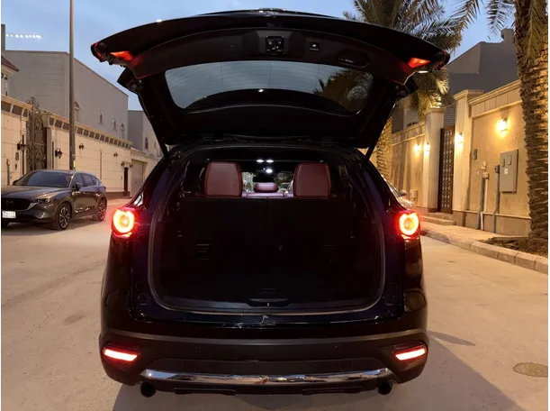 Car image 25