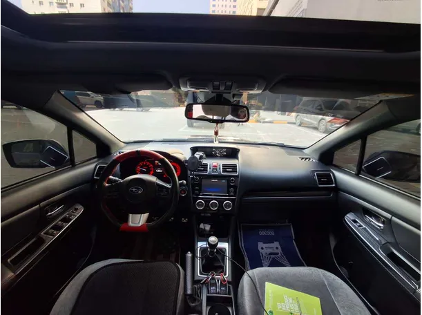 Car image 14