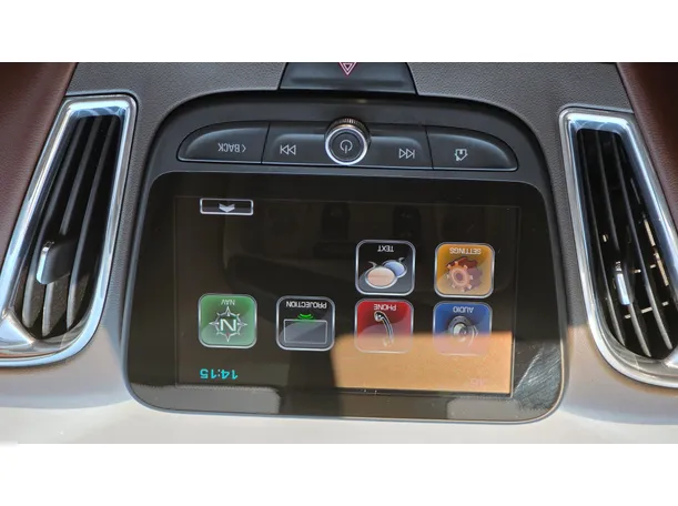 Car image 10