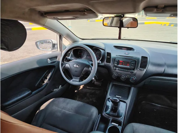 Car image 19