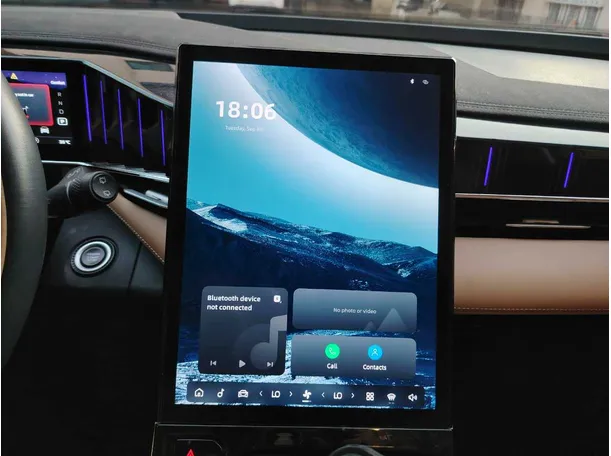 Car image 27
