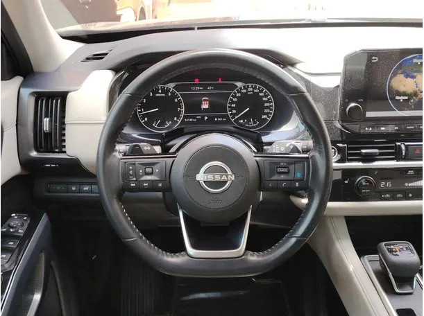 Car image 24