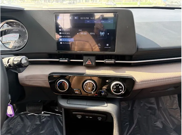 Car image 19