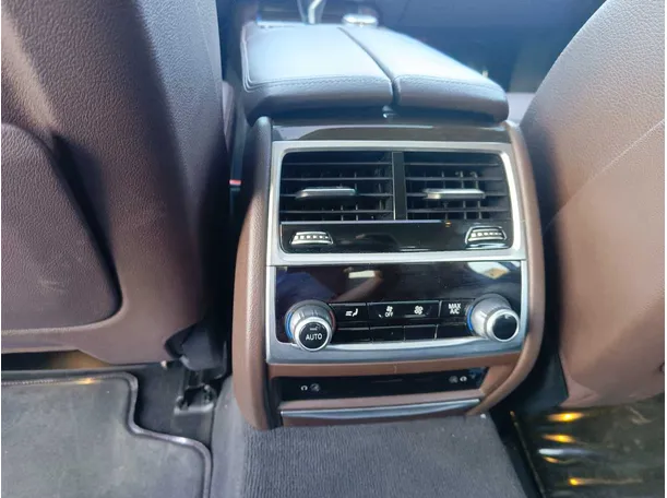 Car image 34
