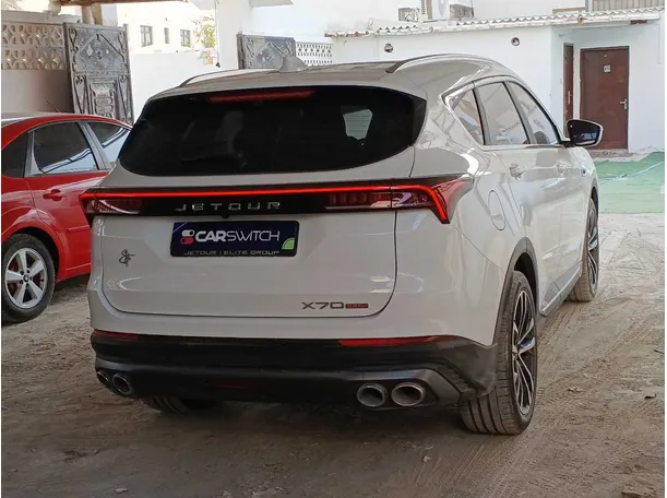 Car image 7