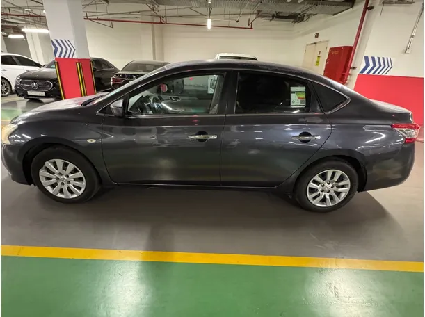 Car image 8