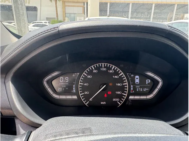 Car image 9