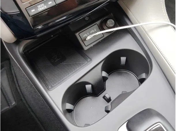 Car image 29