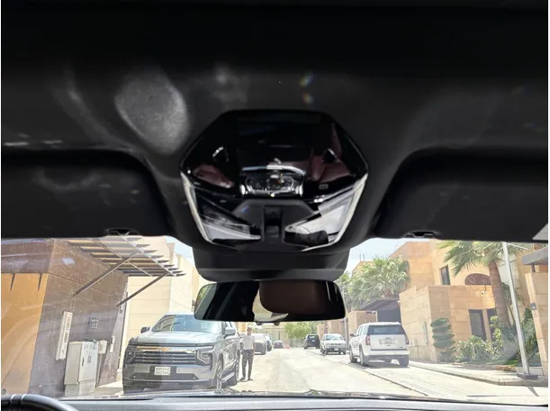 Car image 26