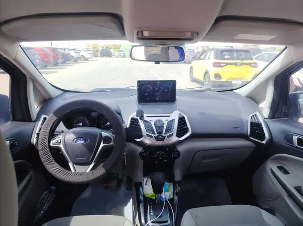 Car image 15