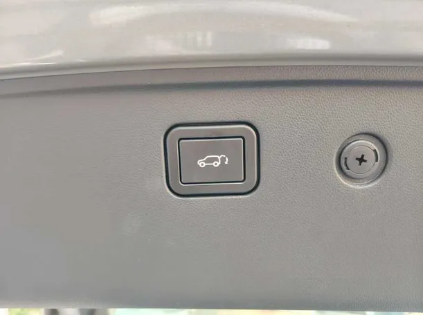 Car image 46