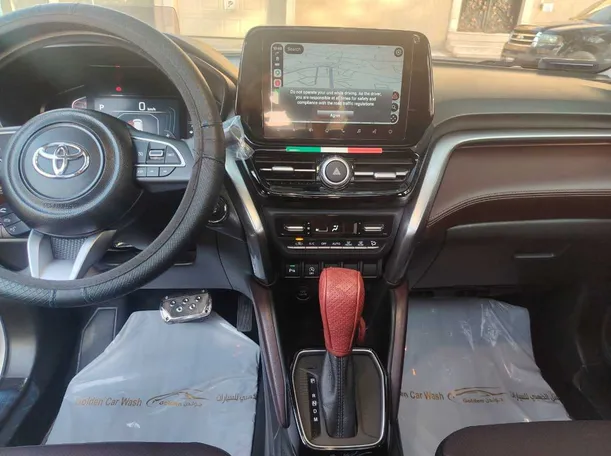 Car image 22
