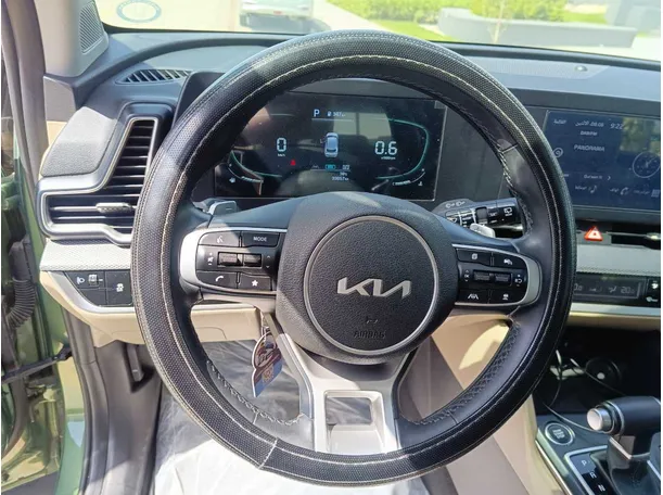 Car image 26