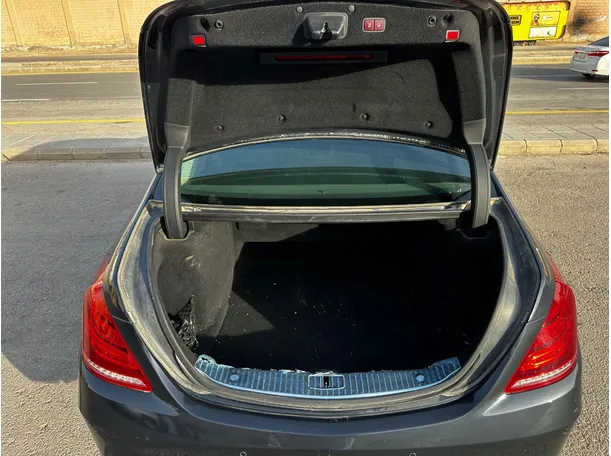 Car image 24