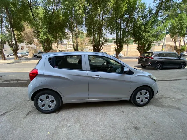 Car image 4