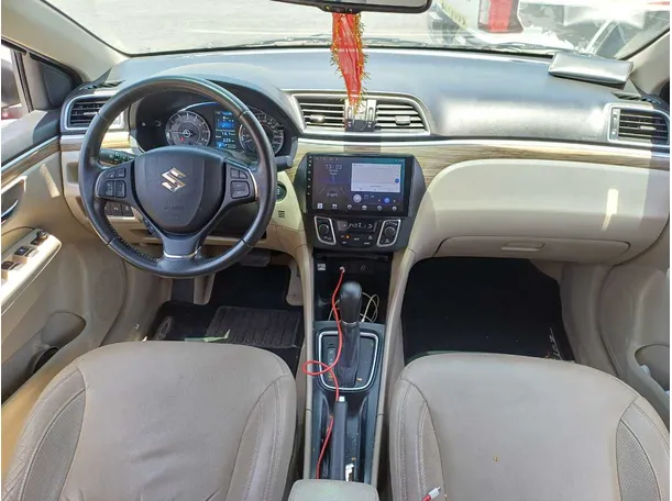 Car image 16