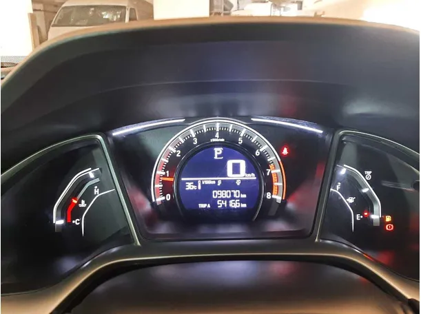 Car image 18