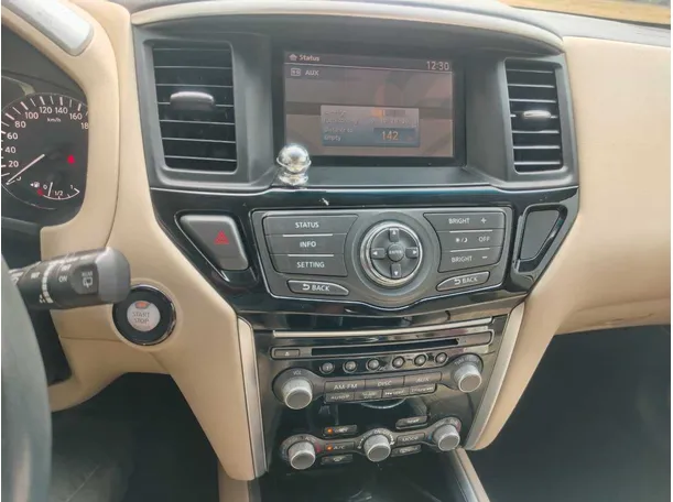 Car image 30