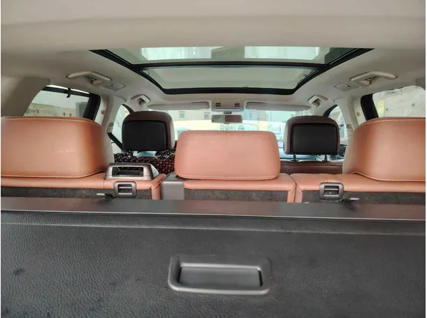 Car image 33