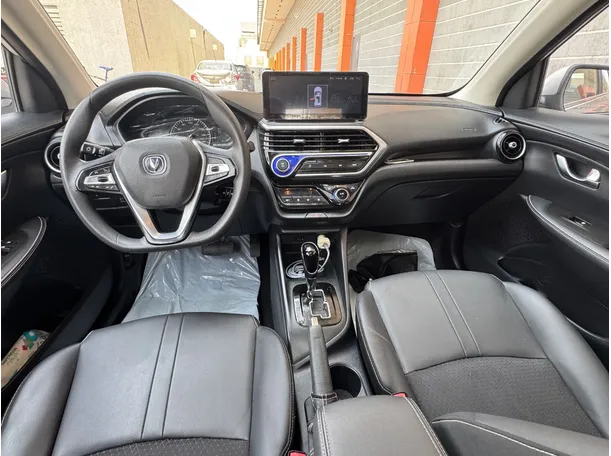Car image 15