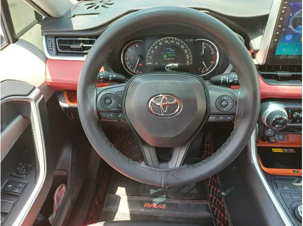 Car image 18