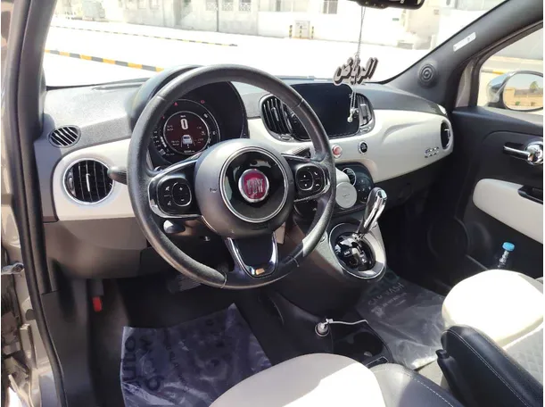 Car image 12