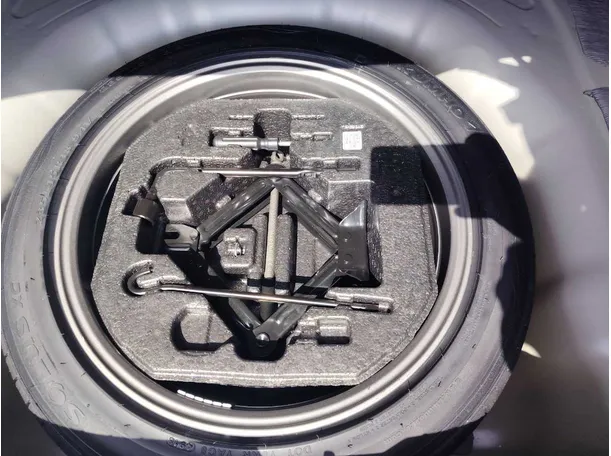 Car image 31