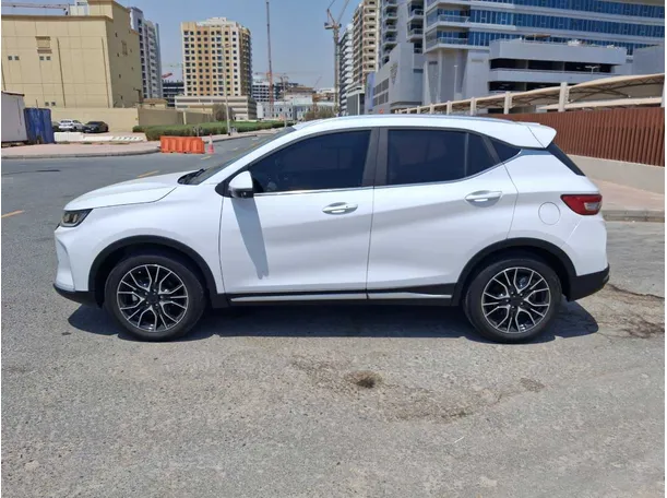Car image 8