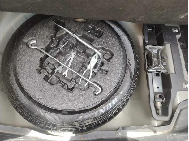 Car image 37