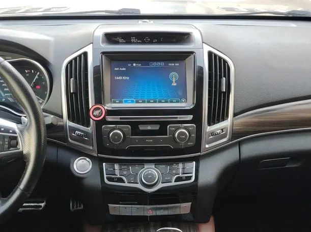 Car image 25