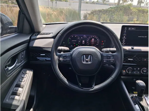 Car image 19