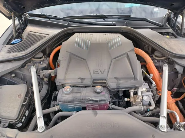 Car image 24
