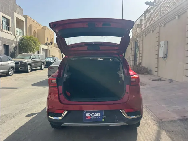Car image 19