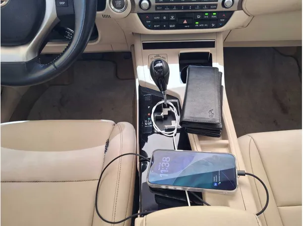 Car image 15