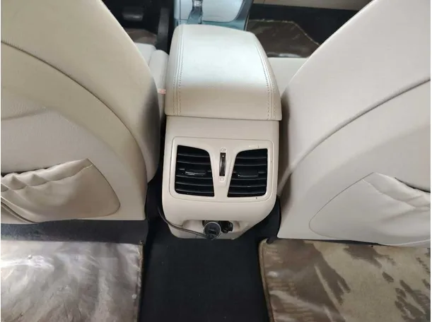 Car image 41
