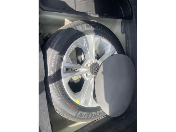 Car image 22