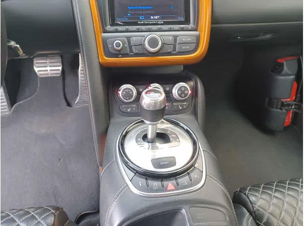 Car image 13