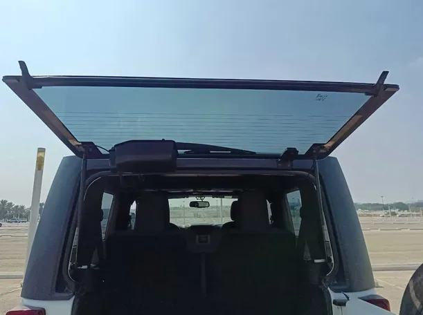 Car image 30