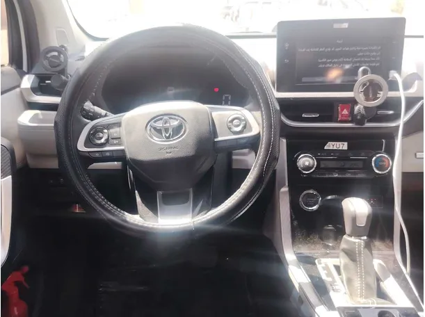 Car image 18