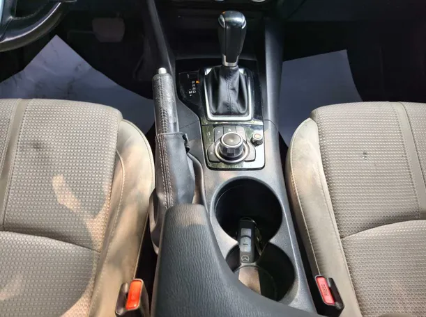 Car image 15