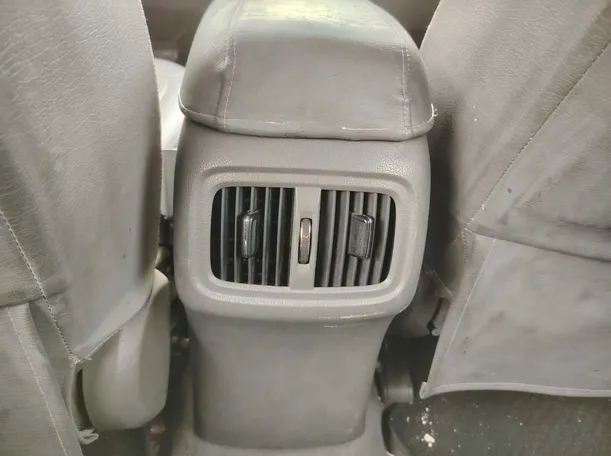Car image 37