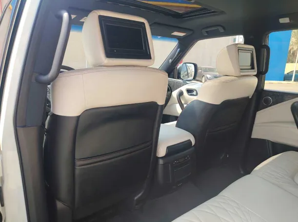 Car image 36