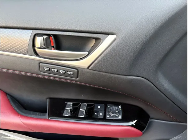 Car image 27