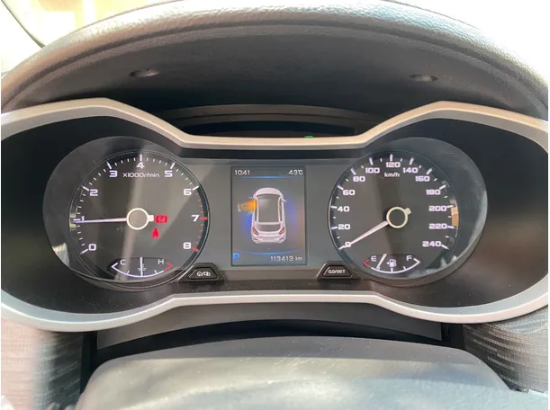 Car image 19