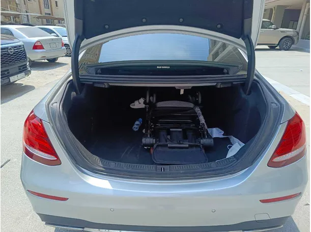Car image 29